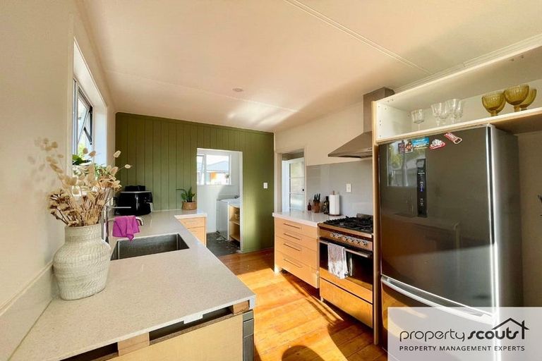Photo of property in 19 Woodleigh Street, Frankleigh Park, New Plymouth, 4310