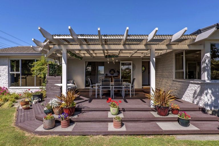 Photo of property in 2 Kahukura Road, Hei Hei, Christchurch, 8042