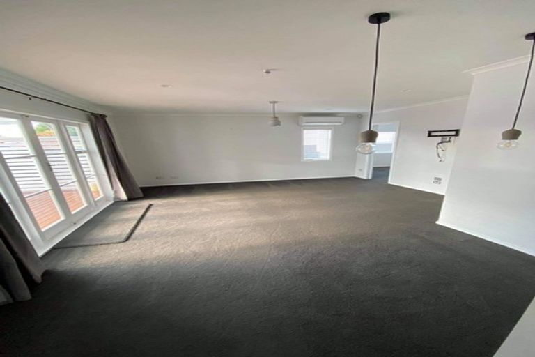 Photo of property in 224 Shakespeare Street, Leamington, Cambridge, 3432