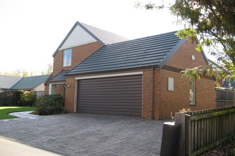 Photo of property in 35 Acorn Close, Waltham, Christchurch, 8023