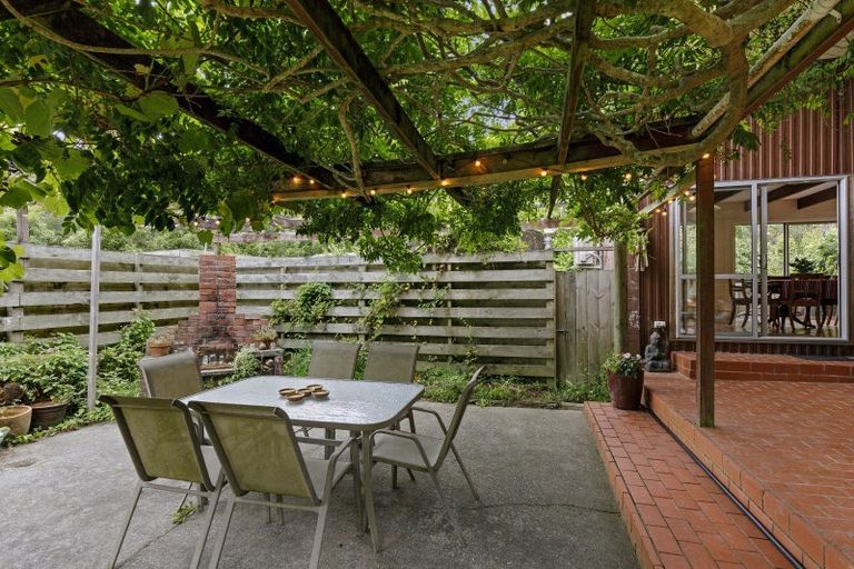 Photo of property in 84 Crowther Road, Wainuiomata, 5373