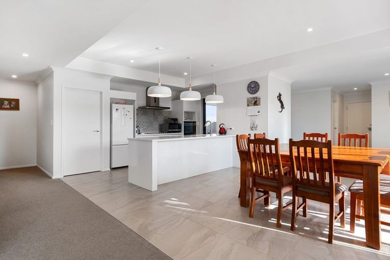 Photo of property in 15 Greystone Place, Omokoroa, 3114