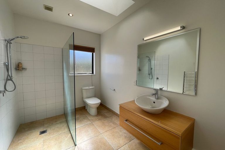 Photo of property in 283 Old North Road, Kumeu, 0892