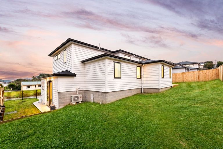 Photo of property in 6 Ambrosia Avenue, Henderson, Auckland, 0612