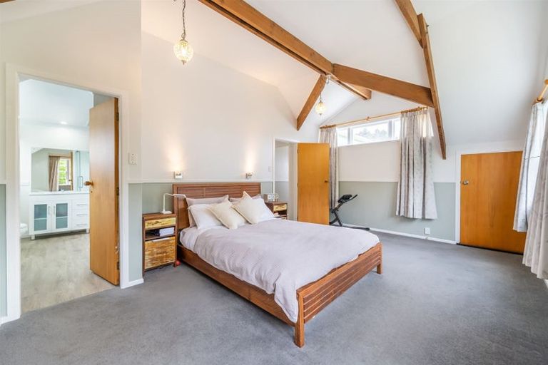 Photo of property in 15 Poole Crescent, Wainuiomata, Lower Hutt, 5014