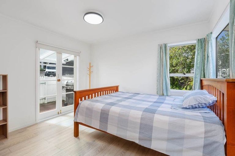 Photo of property in 24 Squirrel Lane, Browns Bay, Auckland, 0630