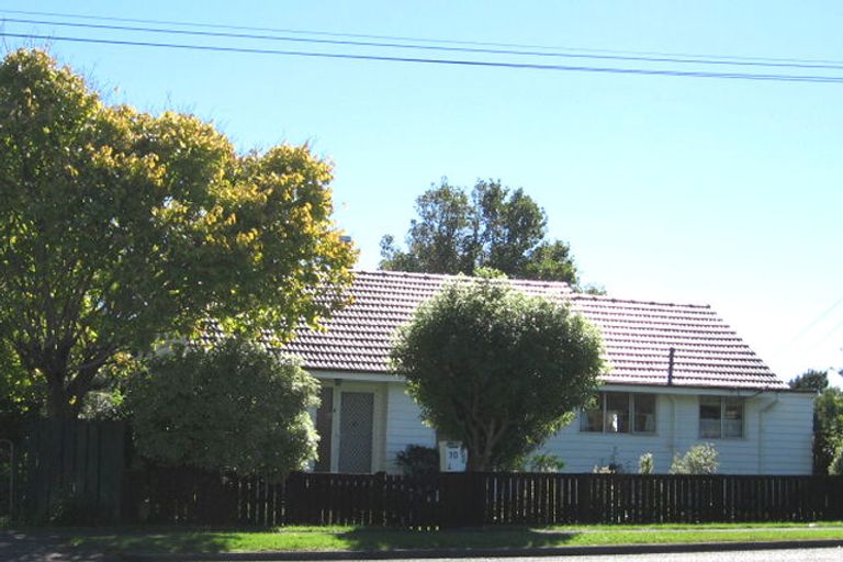 Photo of property in 30 Hutchinsons Road, Bucklands Beach, Auckland, 2014