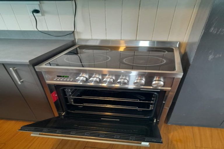 Photo of property in 1/79 Sylvan Avenue, Northcote, Auckland, 0627