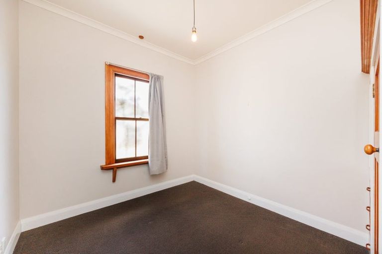 Photo of property in 110 Featherston Street, Takaro, Palmerston North, 4412