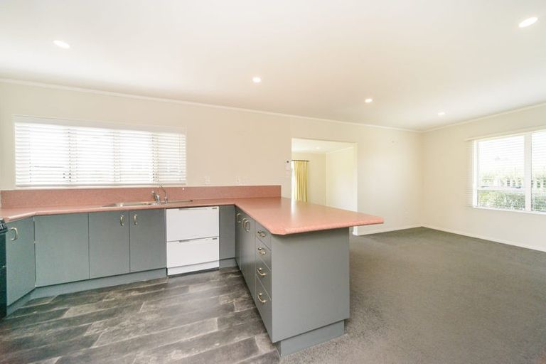 Photo of property in 106 Roberts Line, Kelvin Grove, Palmerston North, 4414