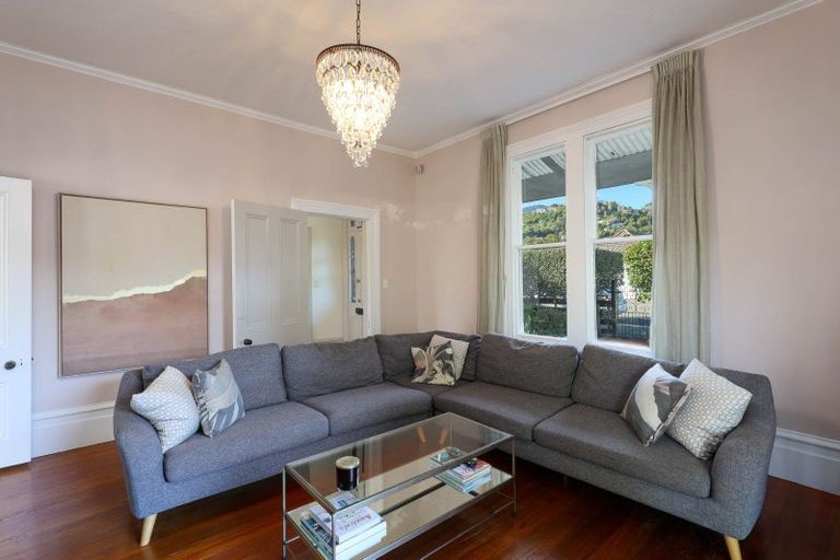 Photo of property in 359 Hardy Street, Nelson, 7010