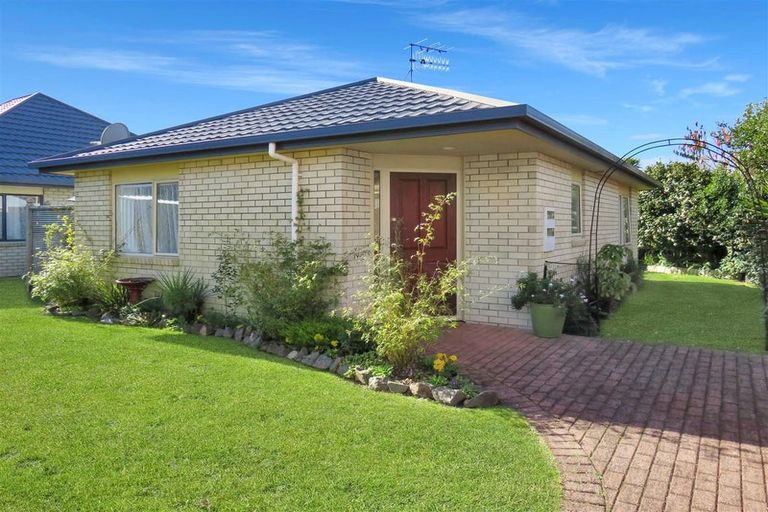 Photo of property in 3/66 Kawaha Point Road, Kawaha Point, Rotorua, 3010