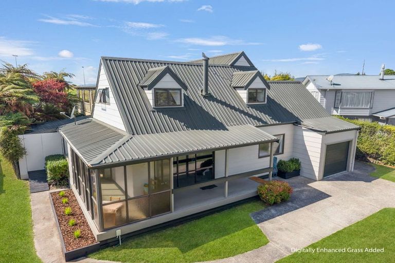 Photo of property in 28 Petrie Street, Pomare, Rotorua, 3015