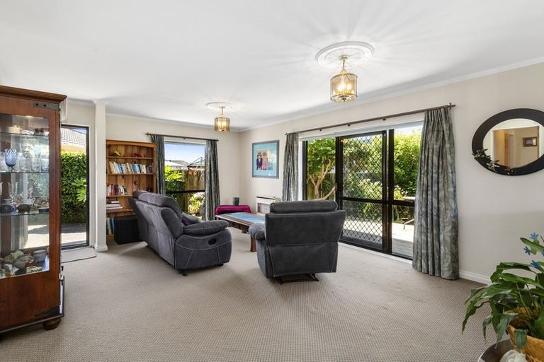 Photo of property in 76a Oxford Street, Tawa, Wellington, 5028