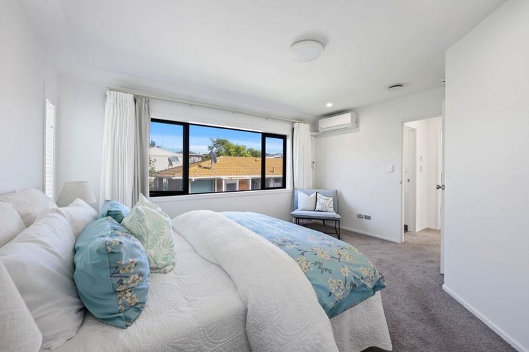 Photo of property in 2/30 Eastern Beach Road, Eastern Beach, Auckland, 2012