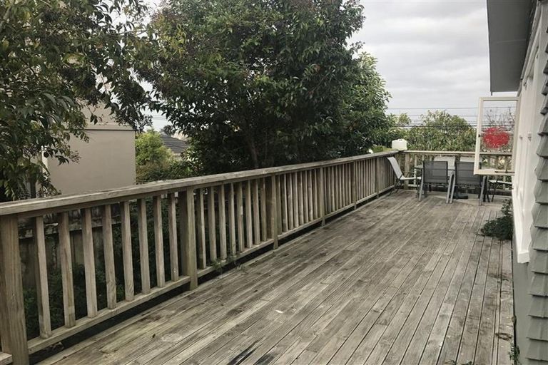 Photo of property in 1/23 Forrest Hill Road, Milford, Auckland, 0620