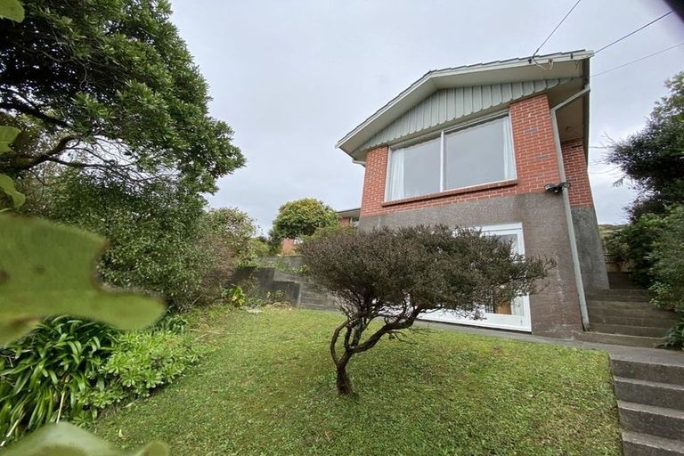 Photo of property in 37 Huntleigh Park Way, Ngaio, Wellington, 6035