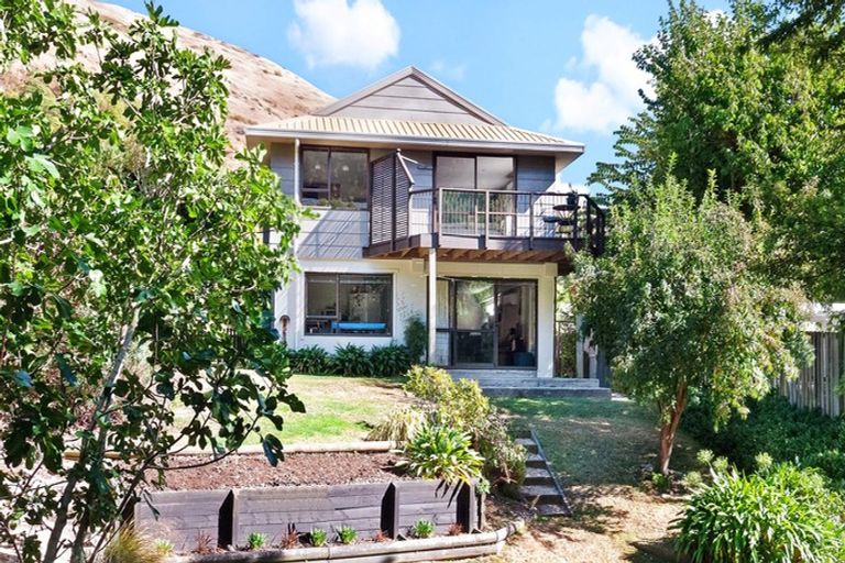 Photo of property in 5 Heathvale Place, Heathcote Valley, Christchurch, 8022