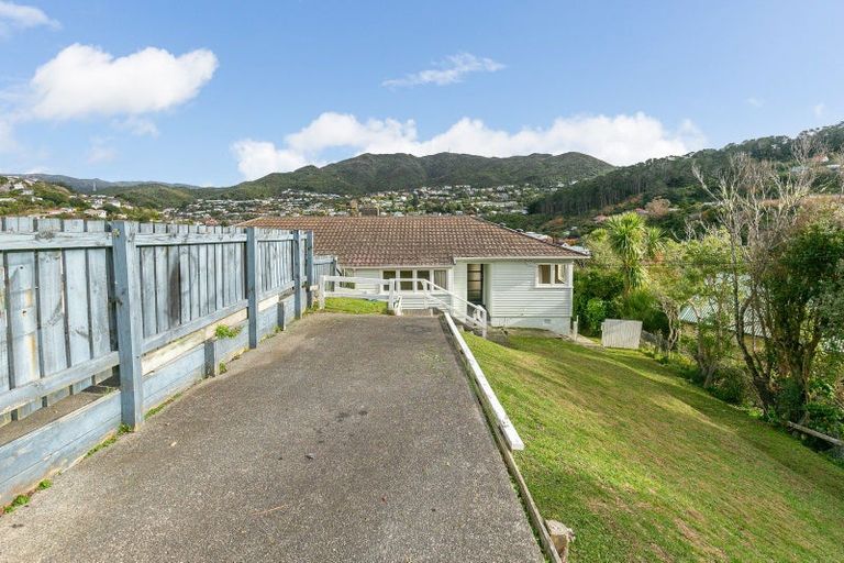 Photo of property in 42 Victory Avenue, Karori, Wellington, 6012