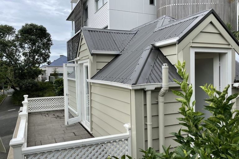 Photo of property in 8a Alberon Street, Parnell, Auckland, 1052
