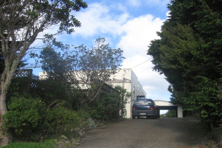 Photo of property in 206b Miromiro Road, Normandale, Lower Hutt, 5010