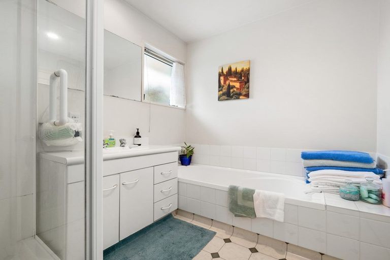 Photo of property in 25 Farquhars Road, Redwood, Christchurch, 8051