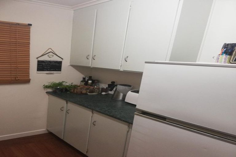 Photo of property in 4/162 Onewa Road, Northcote, Auckland, 0627