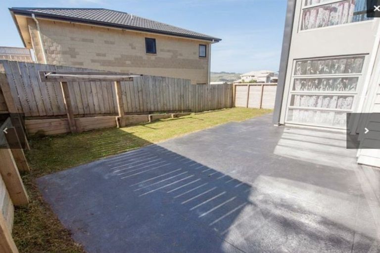Photo of property in 30 Erlestoke Crescent, Churton Park, Wellington, 6037