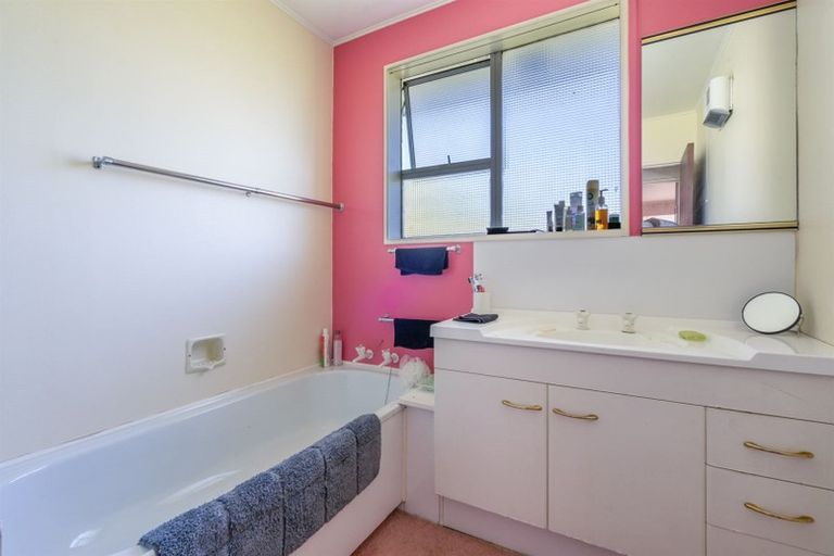 Photo of property in 71 Renfrew Street, Waikiwi, Invercargill, 9810