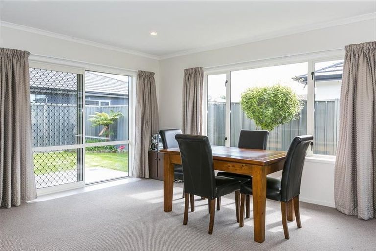 Photo of property in 2a Mcnaughton Place, Onekawa, Napier, 4110