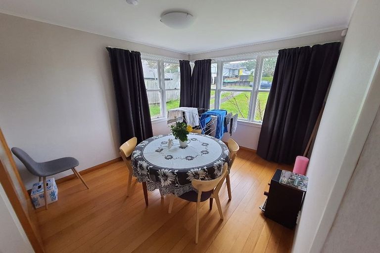 Photo of property in 30 Weybridge Crescent, Glen Innes, Auckland, 1072