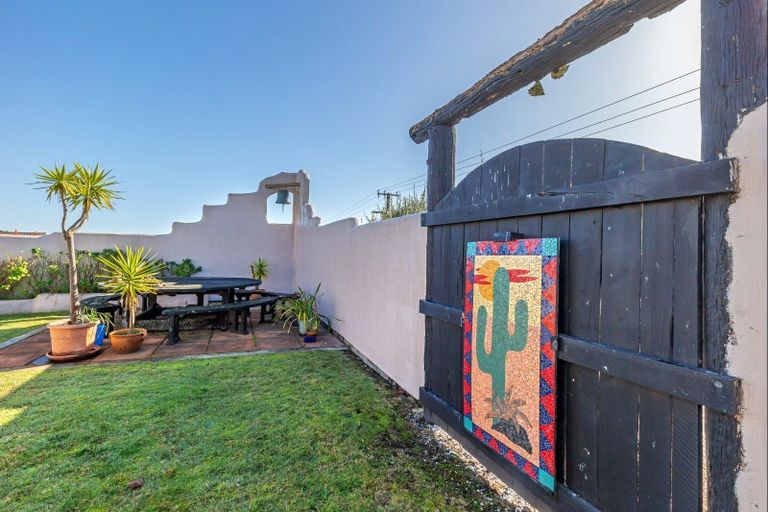 Photo of property in 15 Waitarere Beach Road, Waitarere, Levin, 5574