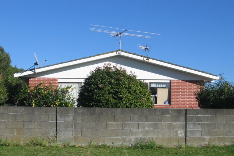 Photo of property in 28 Winton Street, Paraparaumu Beach, Paraparaumu, 5032