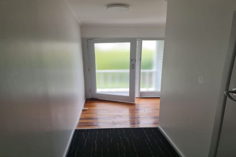 Photo of property in 17 Windy Ridge Road, Glenfield, Auckland, 0629