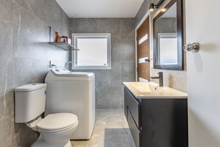 Photo of property in 16 Buick Crescent, Awapuni, Palmerston North, 4412