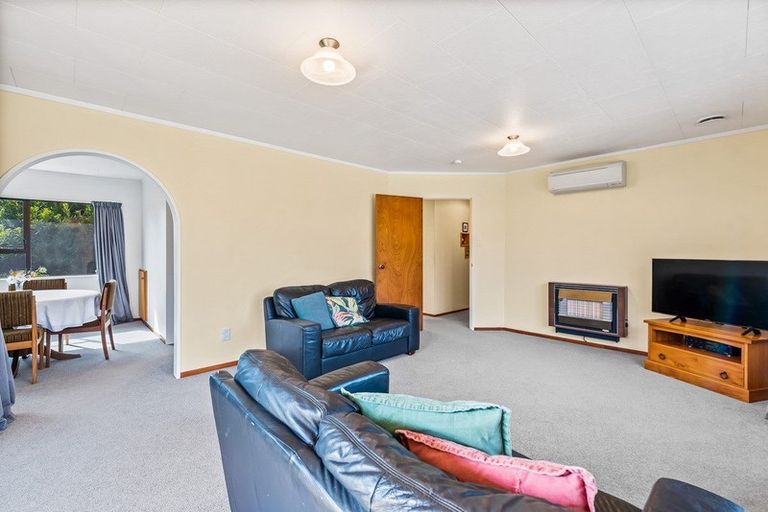 Photo of property in 72 Kapanui Road, Waikanae, 5036