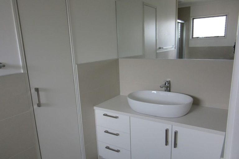 Photo of property in 13 Paulownia Place, Totara Heights, Auckland, 2105