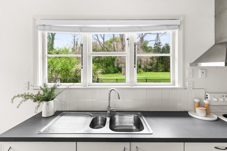 Photo of property in 15 Keirunga Road, Havelock North, 4130