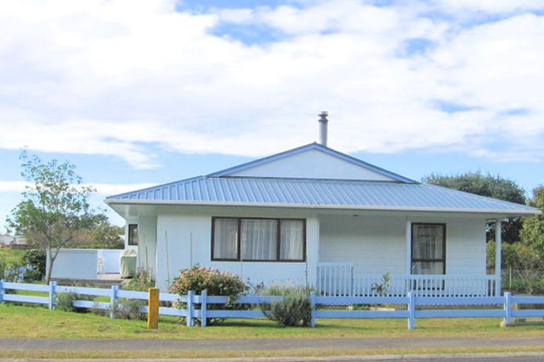 Photo of property in 116 Park Avenue, Whangamata, 3620