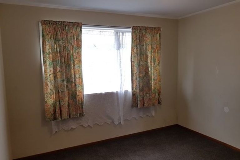 Photo of property in 6 Sabot Place, Massey, Auckland, 0614