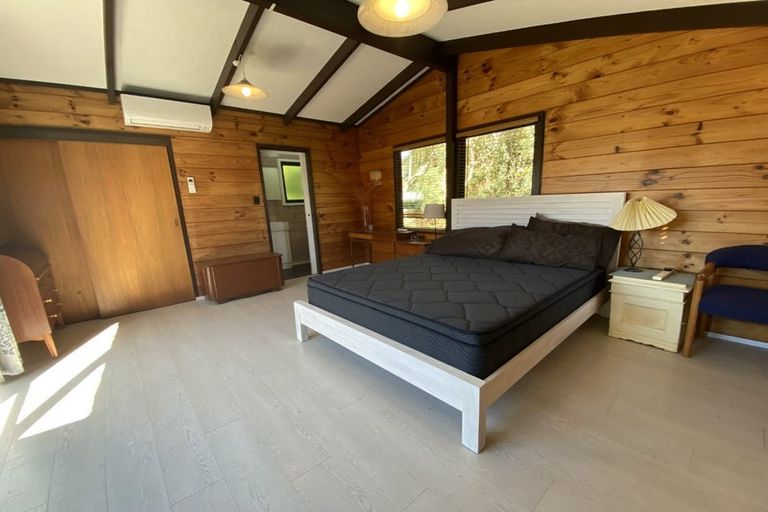 Photo of property in 1 Makora Road, Otaihanga, Paraparaumu, 5036