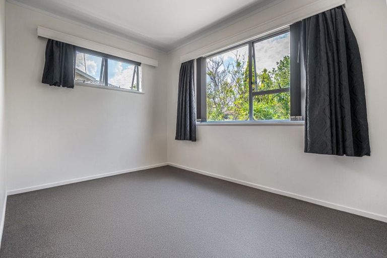 Photo of property in 1/23 Taitua Drive, Te Atatu South, Auckland, 0610