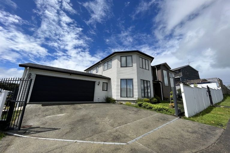 Photo of property in 2 Crompton Place, Orewa, 0931