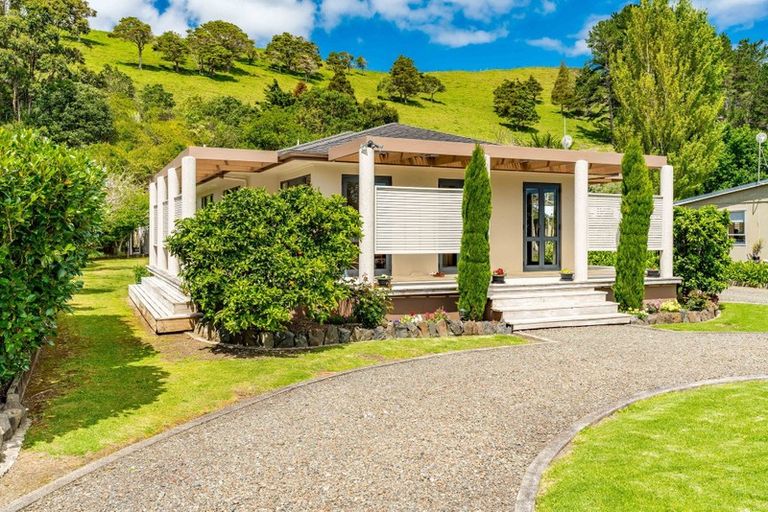 Photo of property in 6 Regent Street, Whakapirau, Maungaturoto, 0583
