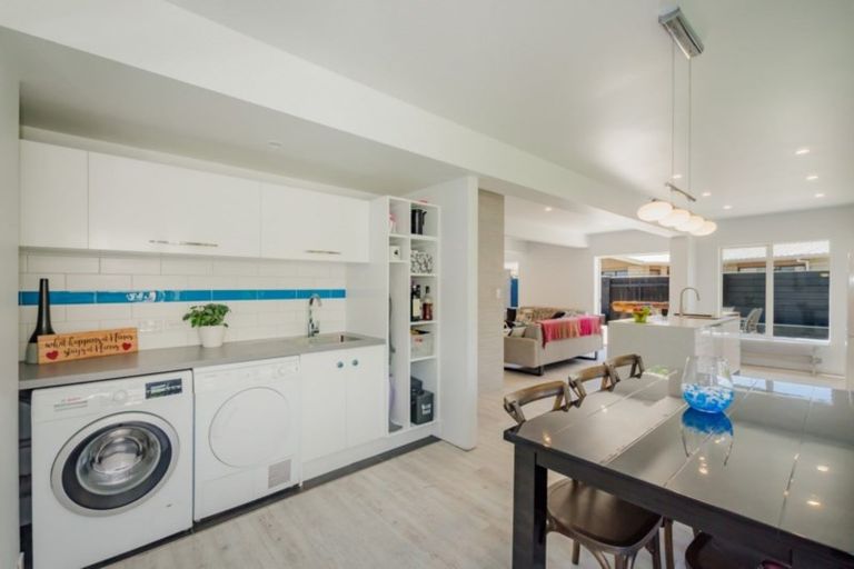 Photo of property in 7a Lesley Grove, Waikanae, 5036