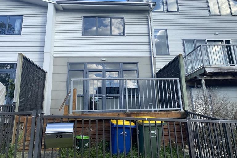 Photo of property in 2/3 John Jennings Drive, Oteha, Auckland, 0632