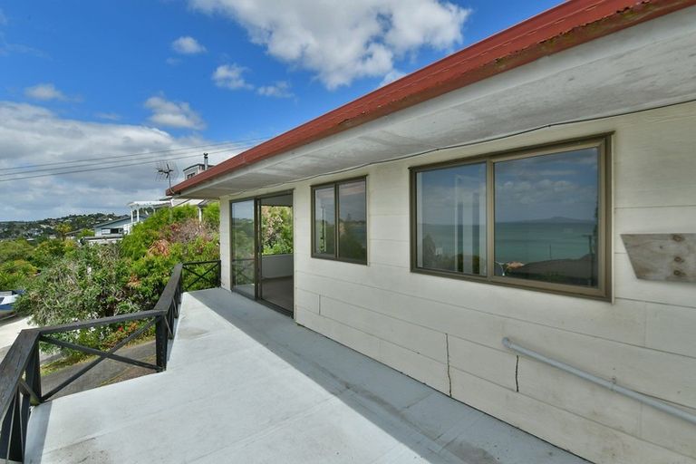 Photo of property in 26b Wade River Road, Stanmore Bay, Whangaparaoa, 0932