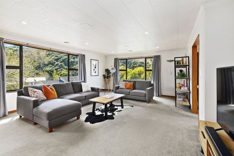 Photo of property in 8 Charthouse Lane, Whitby, Porirua, 5024