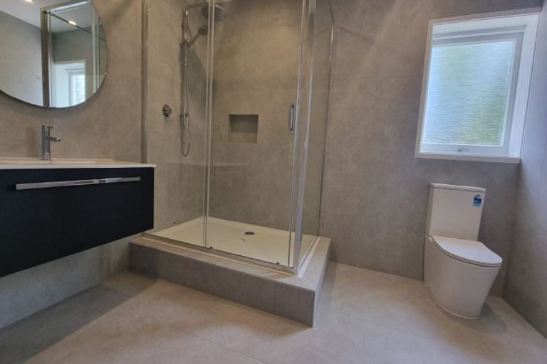 Photo of property in 4 Kerrymaria Place, Hillcrest, Auckland, 0627