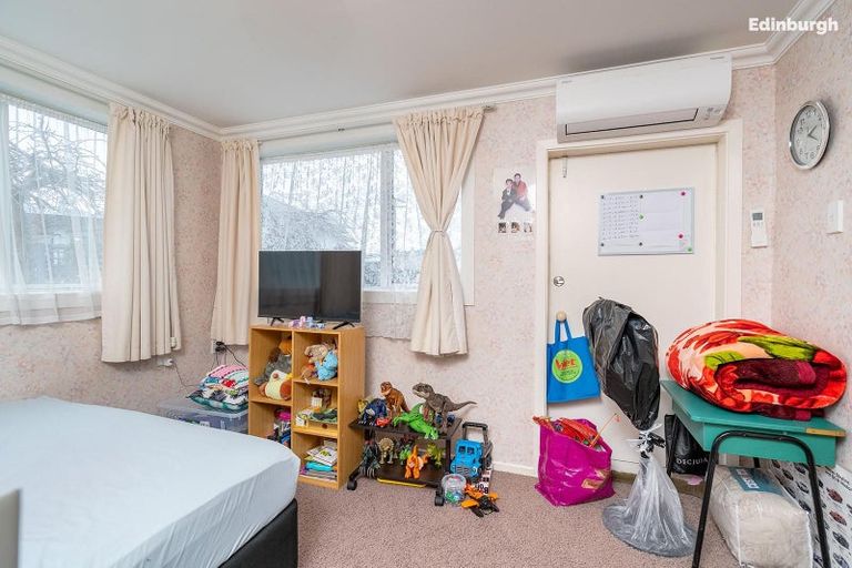 Photo of property in 35 Hargest Crescent, Saint Kilda, Dunedin, 9012